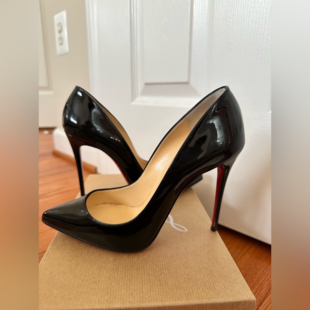 Christian Louboutin Pigalle Plato 100 Patent Leather Pumps - Picture 4 of 10